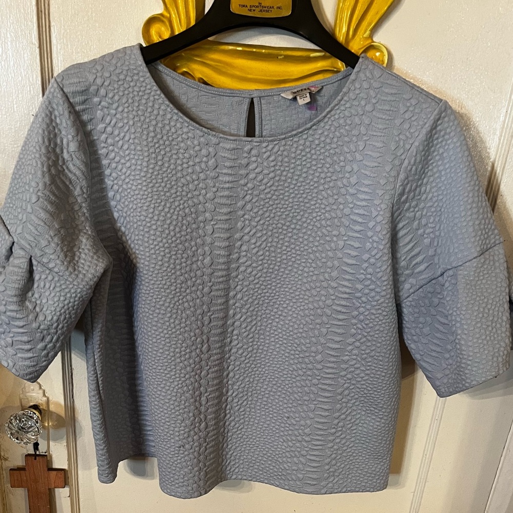 GUESS blouse Womens …stylized with three-quarter sleeves. perfect condition